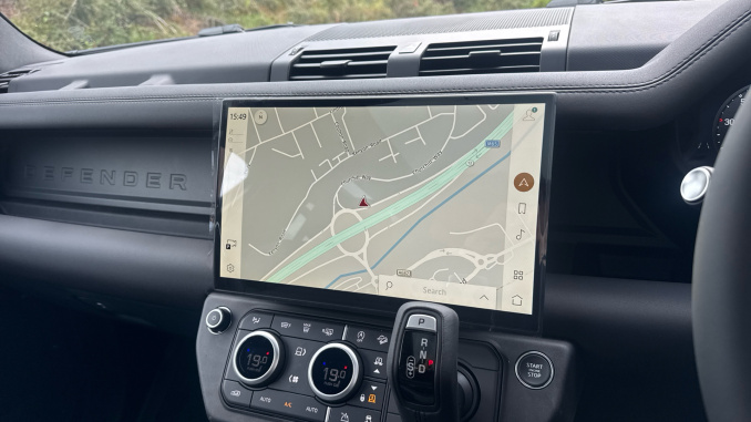 Land Rover Defender 3.0 D250 X-Dynamic SE 90 3dr Auto Diesel Estate - Image 11